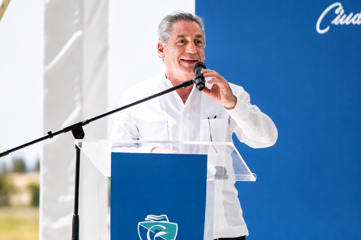 Fernando Hazoury speaking about sustainable tourism growth, planning, infrastructure and clear rules for the future of Dominican tourism.